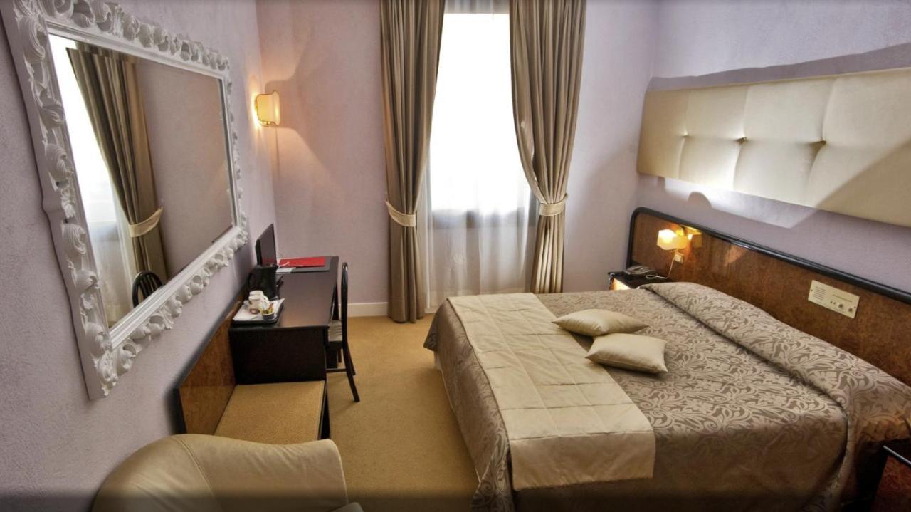 Hotel Villa Regina Margherita Rovigo Exterior photo