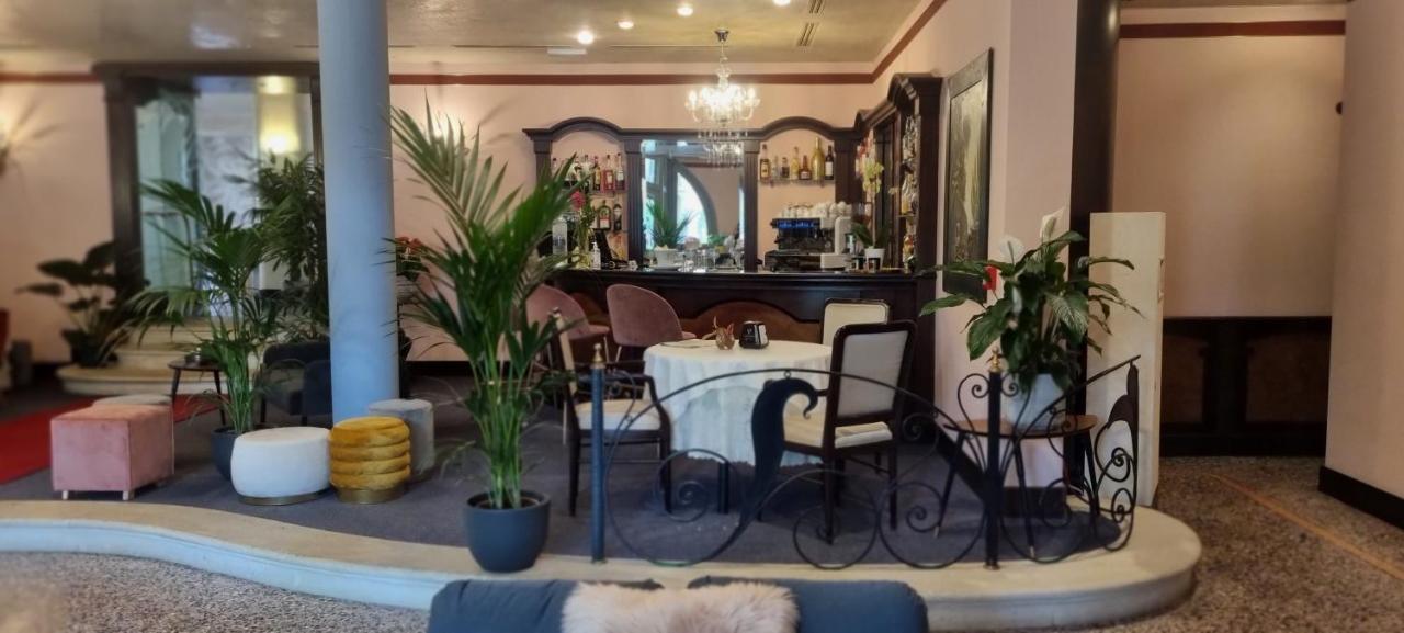 Hotel Villa Regina Margherita Rovigo Exterior photo
