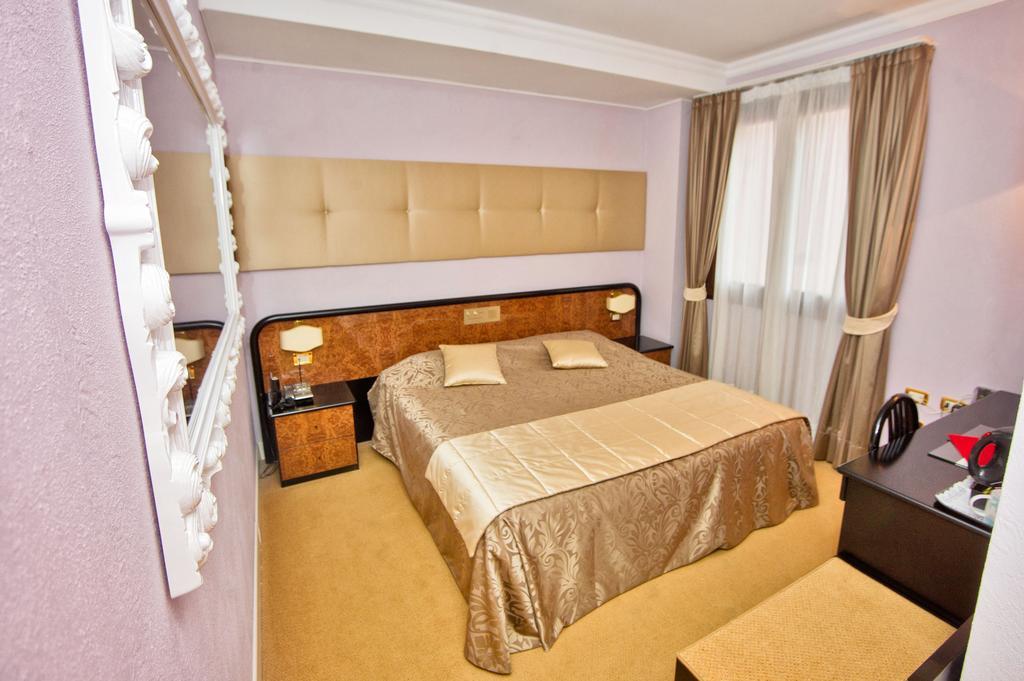 Hotel Villa Regina Margherita Rovigo Exterior photo