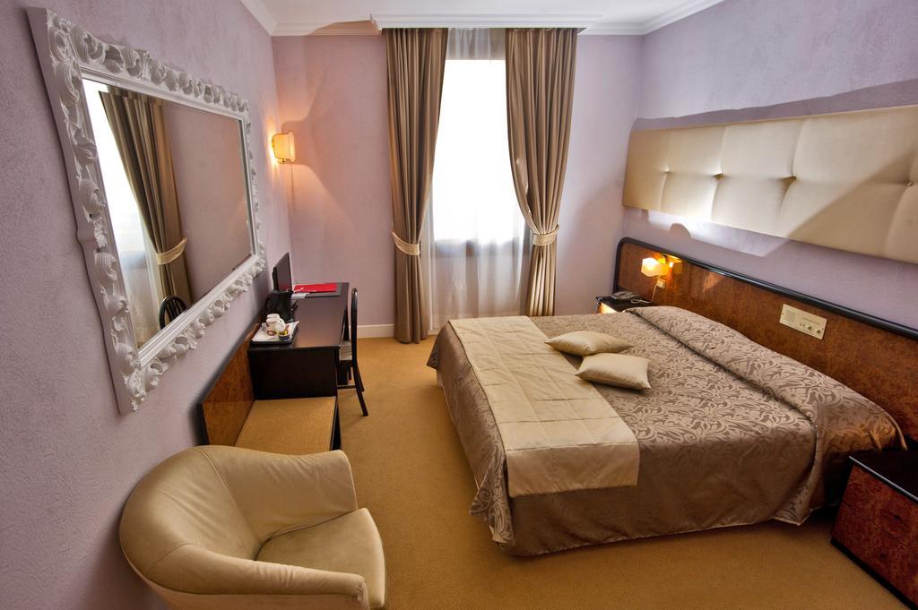 Hotel Villa Regina Margherita Rovigo Exterior photo