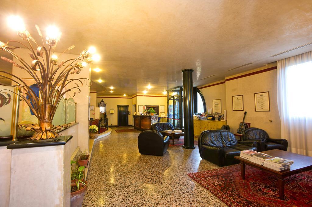 Hotel Villa Regina Margherita Rovigo Exterior photo